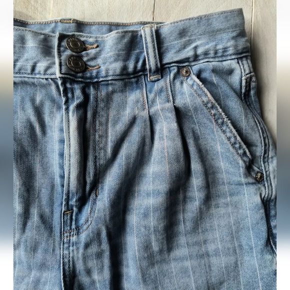 American Eagle Pinstriped Denim Blue Jeans High-rise Size 4 Short - Picture 3 of 10